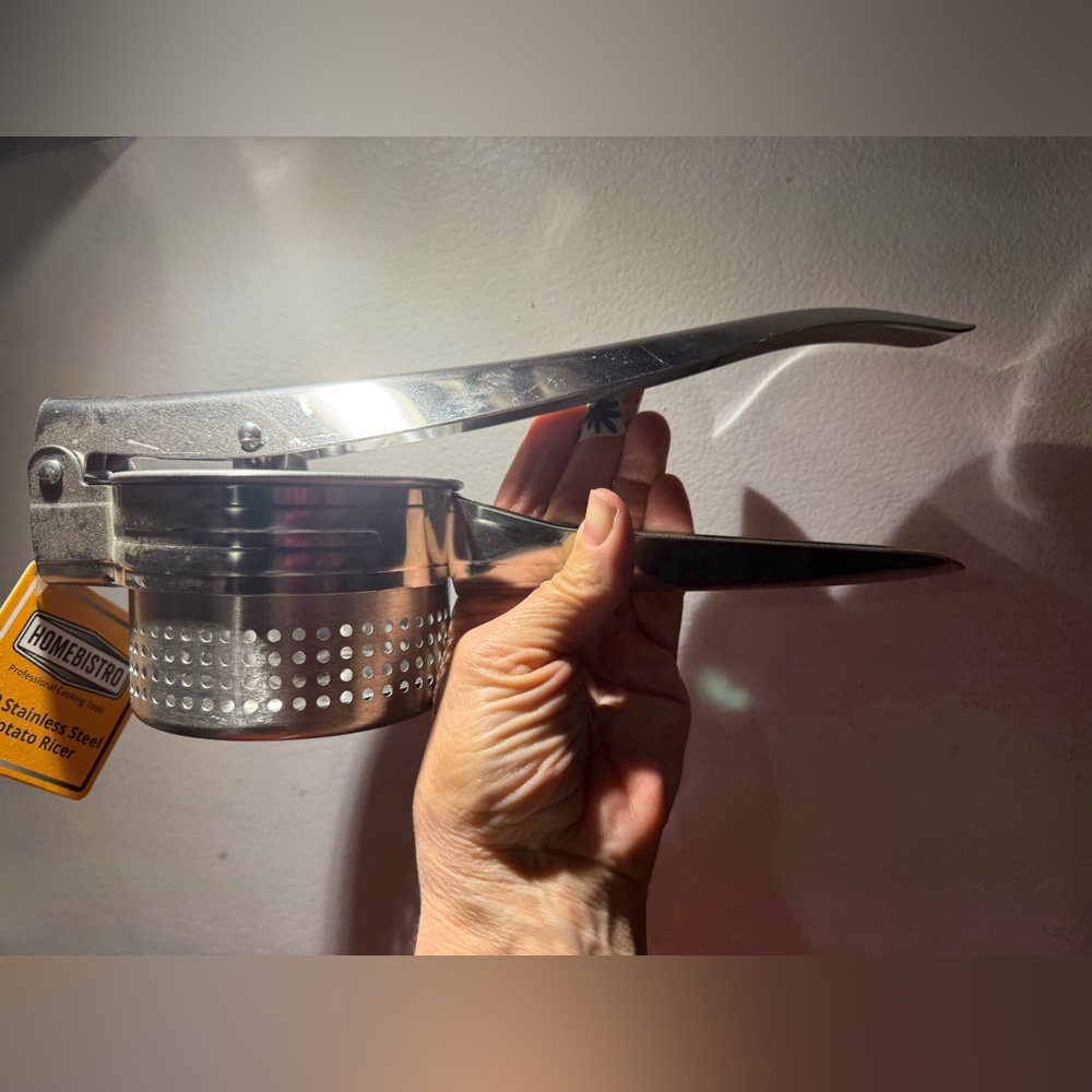 🆕 Stainless Steel Potato Ricer by Homebistro. - Picture 2 of 6